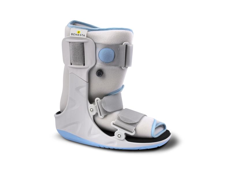 Bota walker corta de aire de 11"